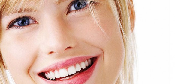 10-paşi-pentru-dinţi-mai-albi-şi-strălucitori